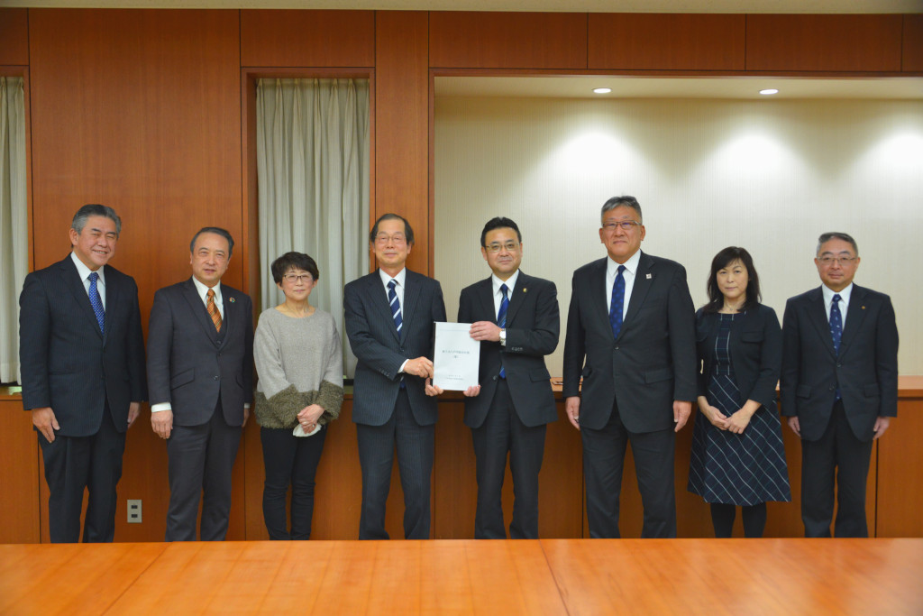第7次八戸市総合計画案市長提出3枚目