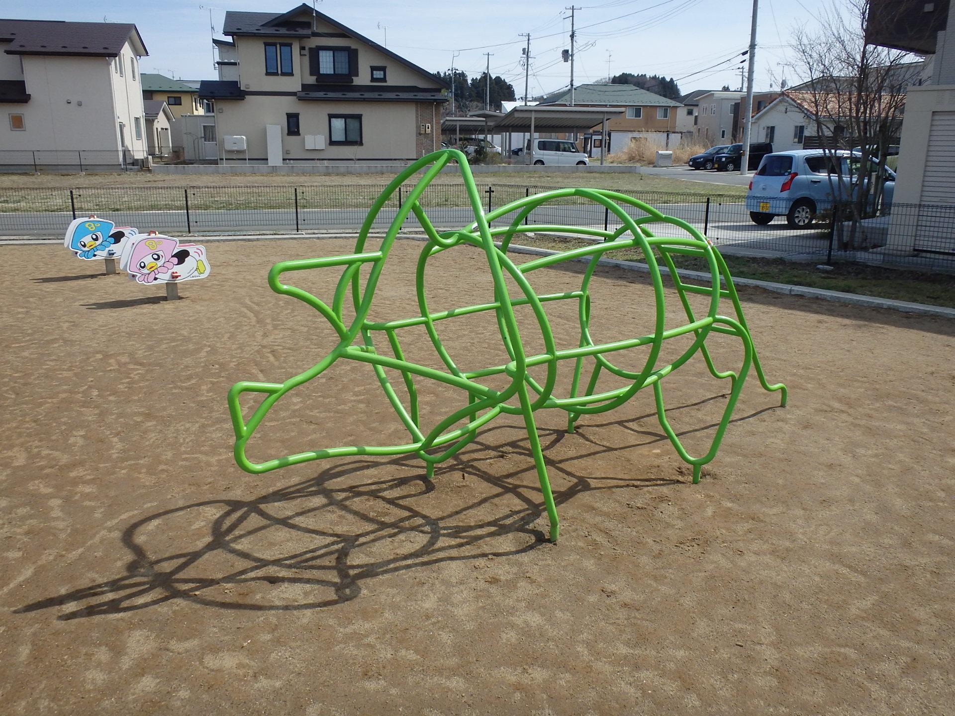 冷水公園の恐竜ジャングルジムの写真