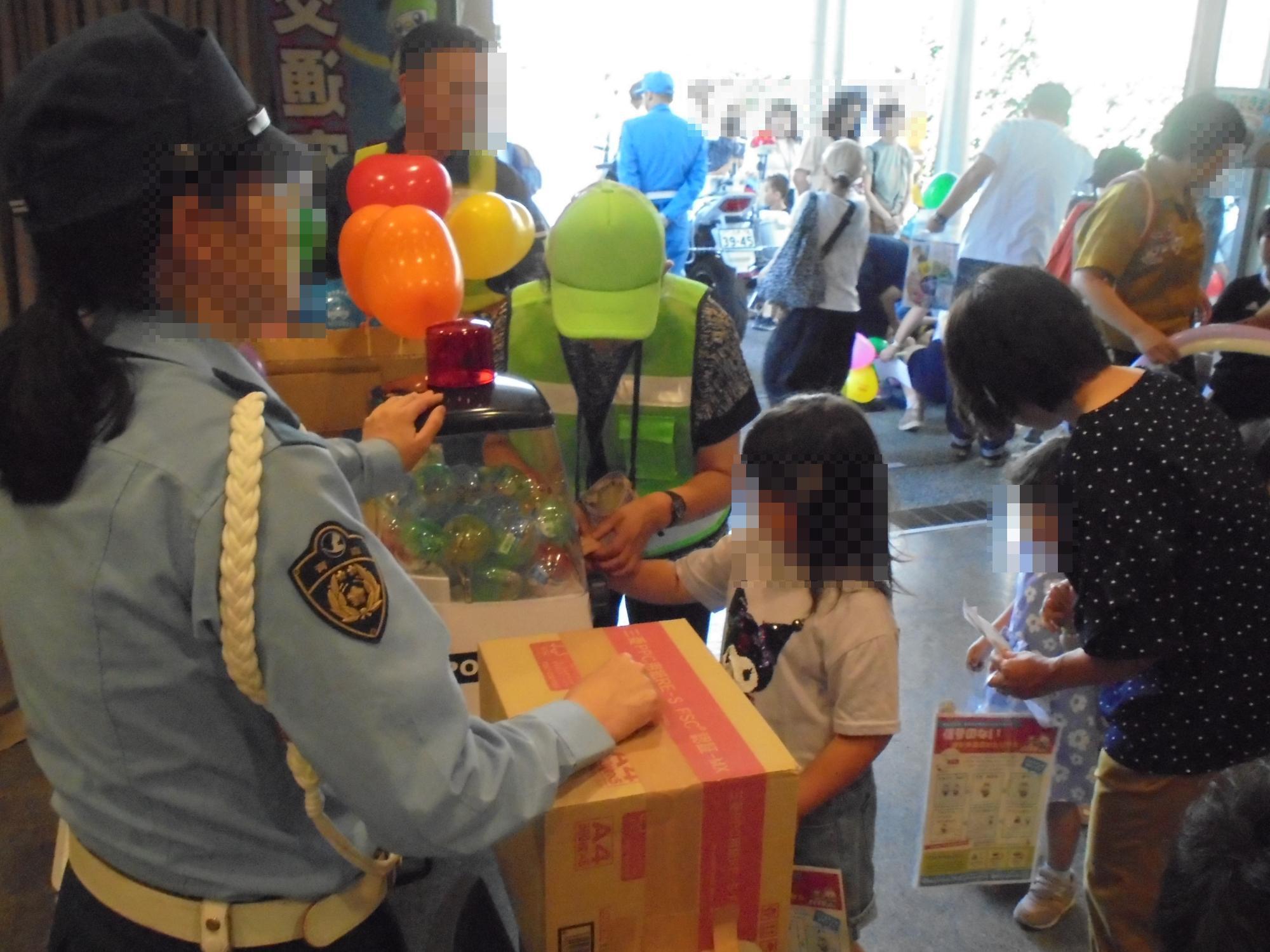 令和8年夏の交通安全ミニフェアパトカーガチャ