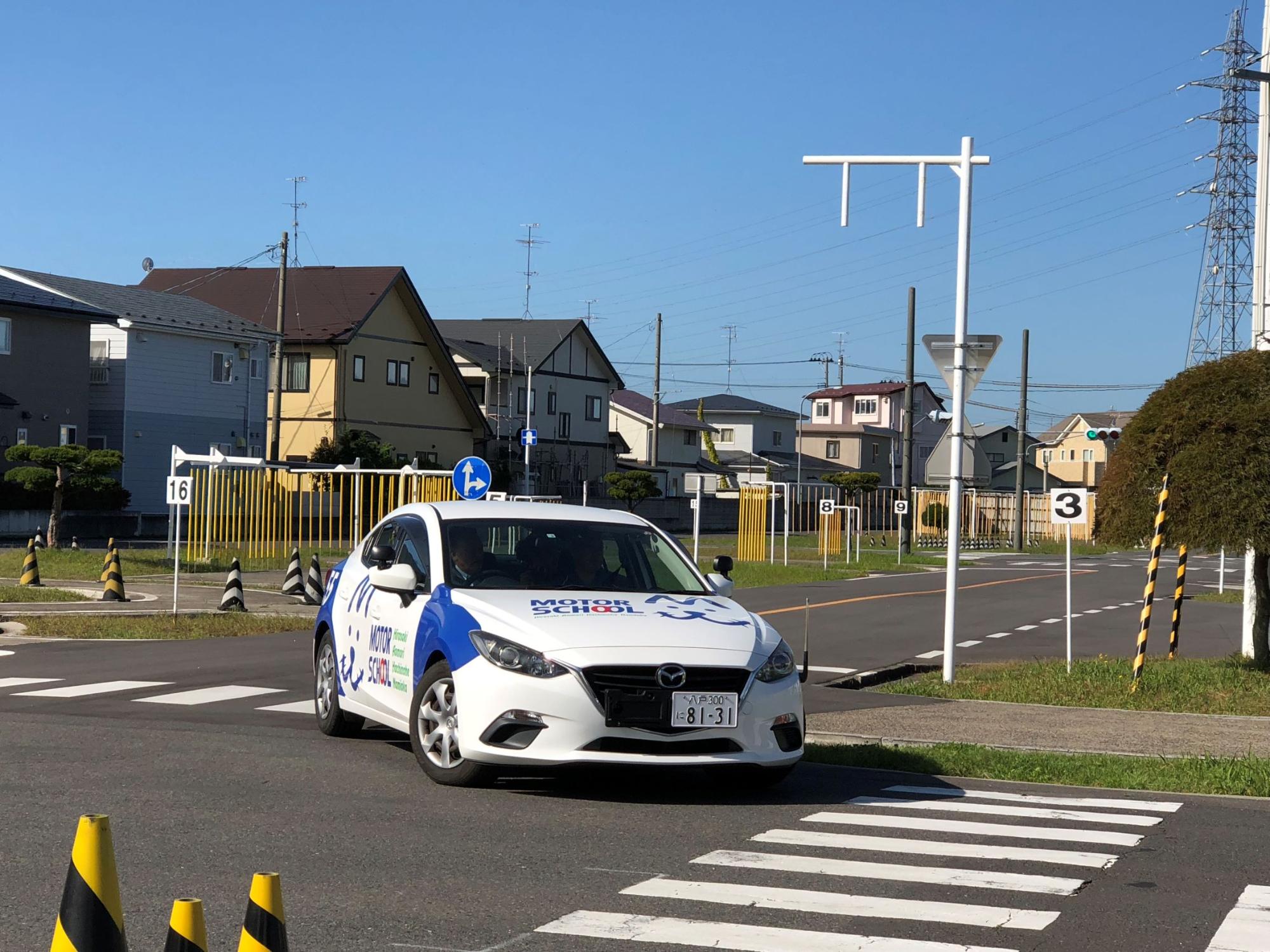 教習車運転の様子