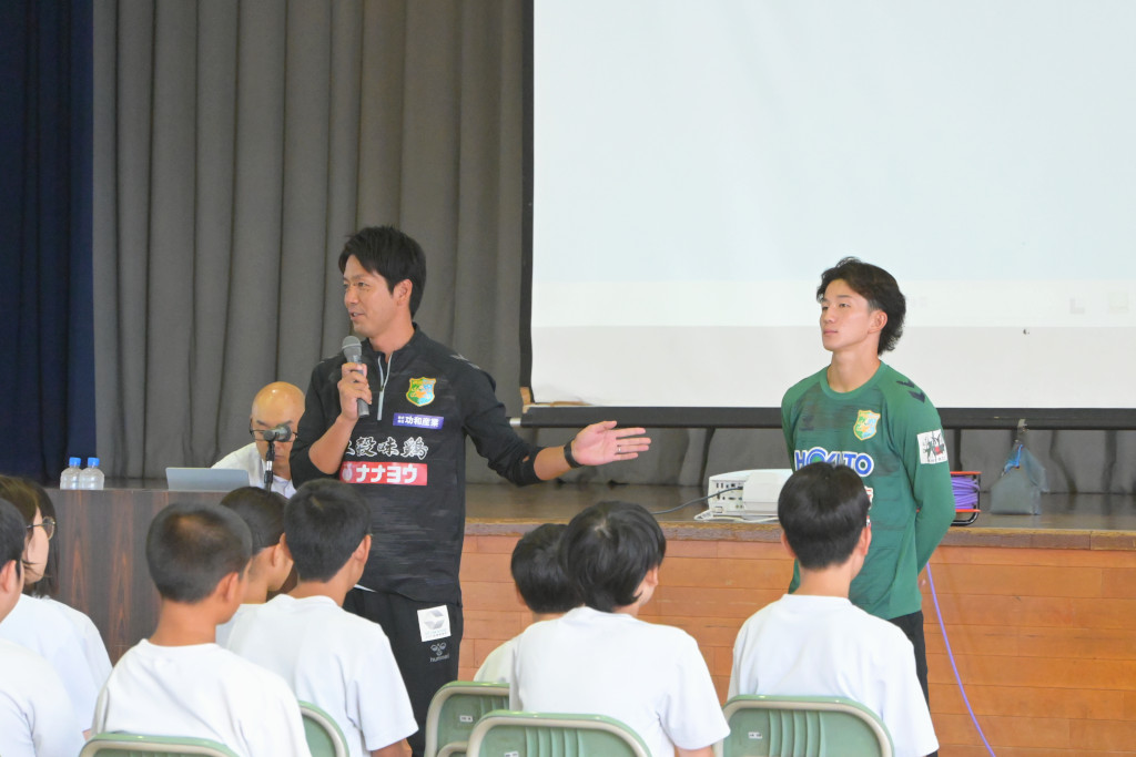 ヴァンラーレ八戸FCによる講演