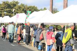 産業文化まつり屋台会場の様子