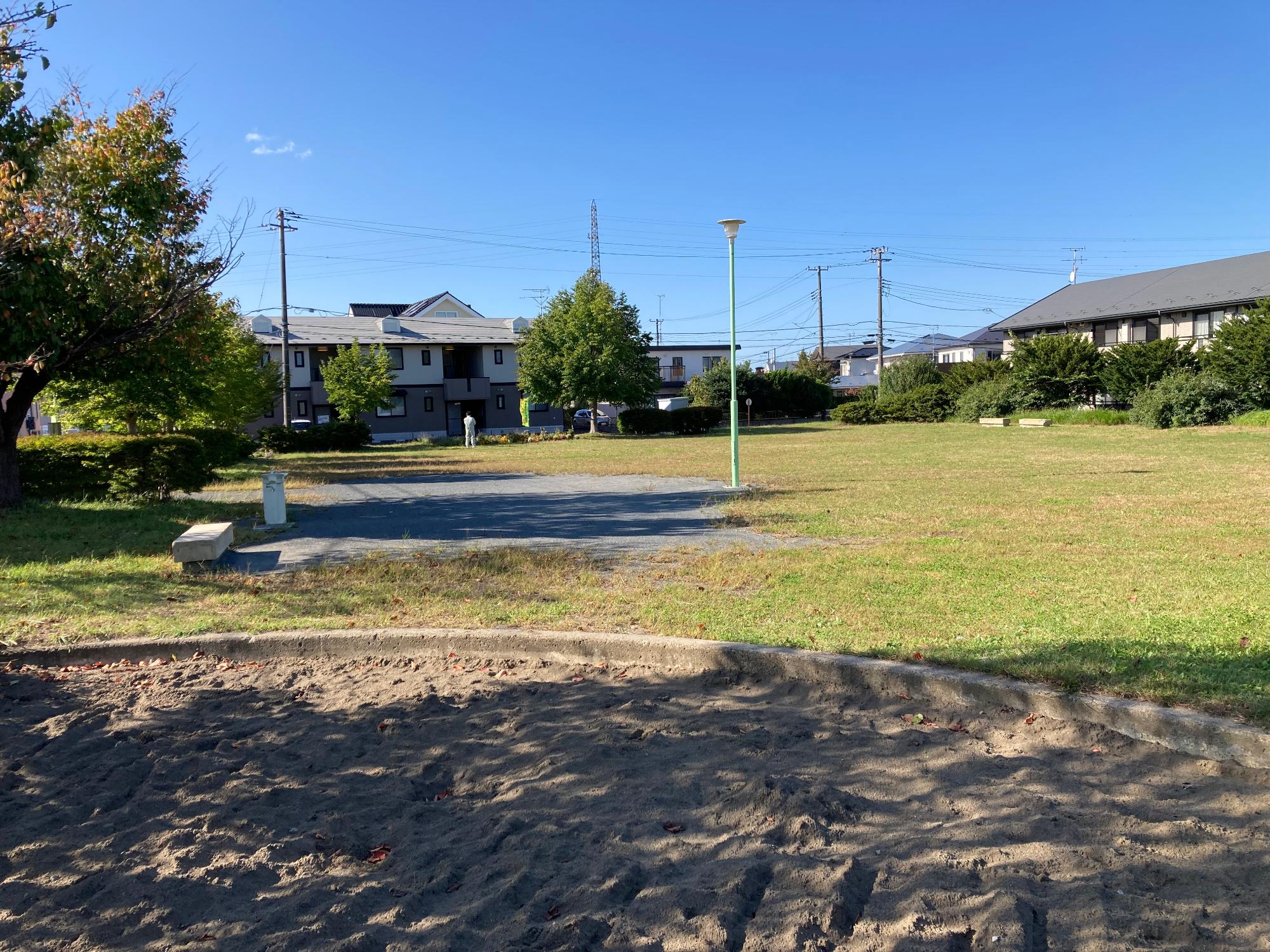 湊高台六丁目公園の全体の写真
