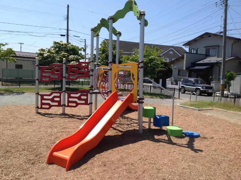 長苗代二丁目公園の滑り台の写真