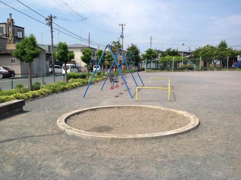 青葉町公園の遊具、砂場の写真