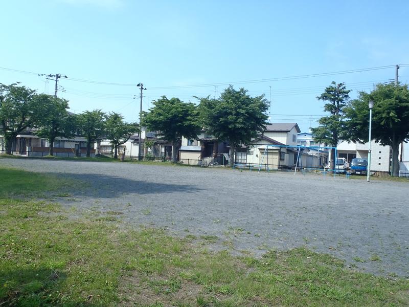 湊浜通り1号公園の広場の写真