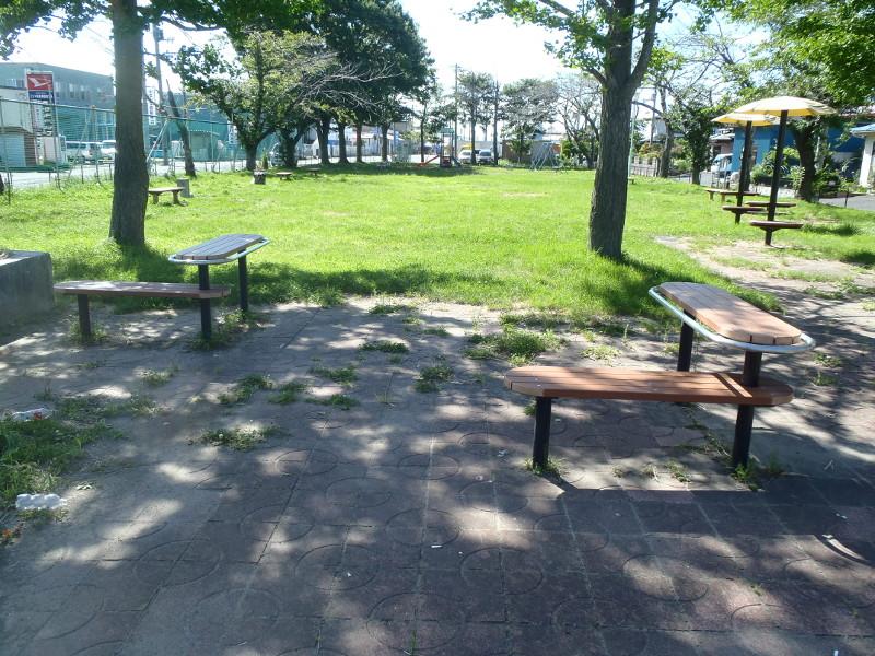 三島下公園のベンチの写真