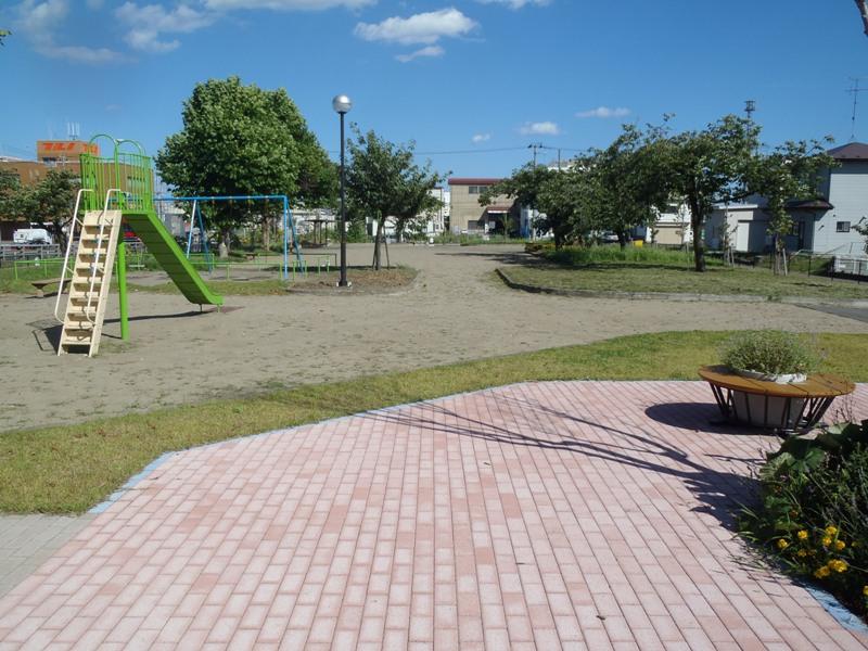 湊浜通り2号公園全体の写真