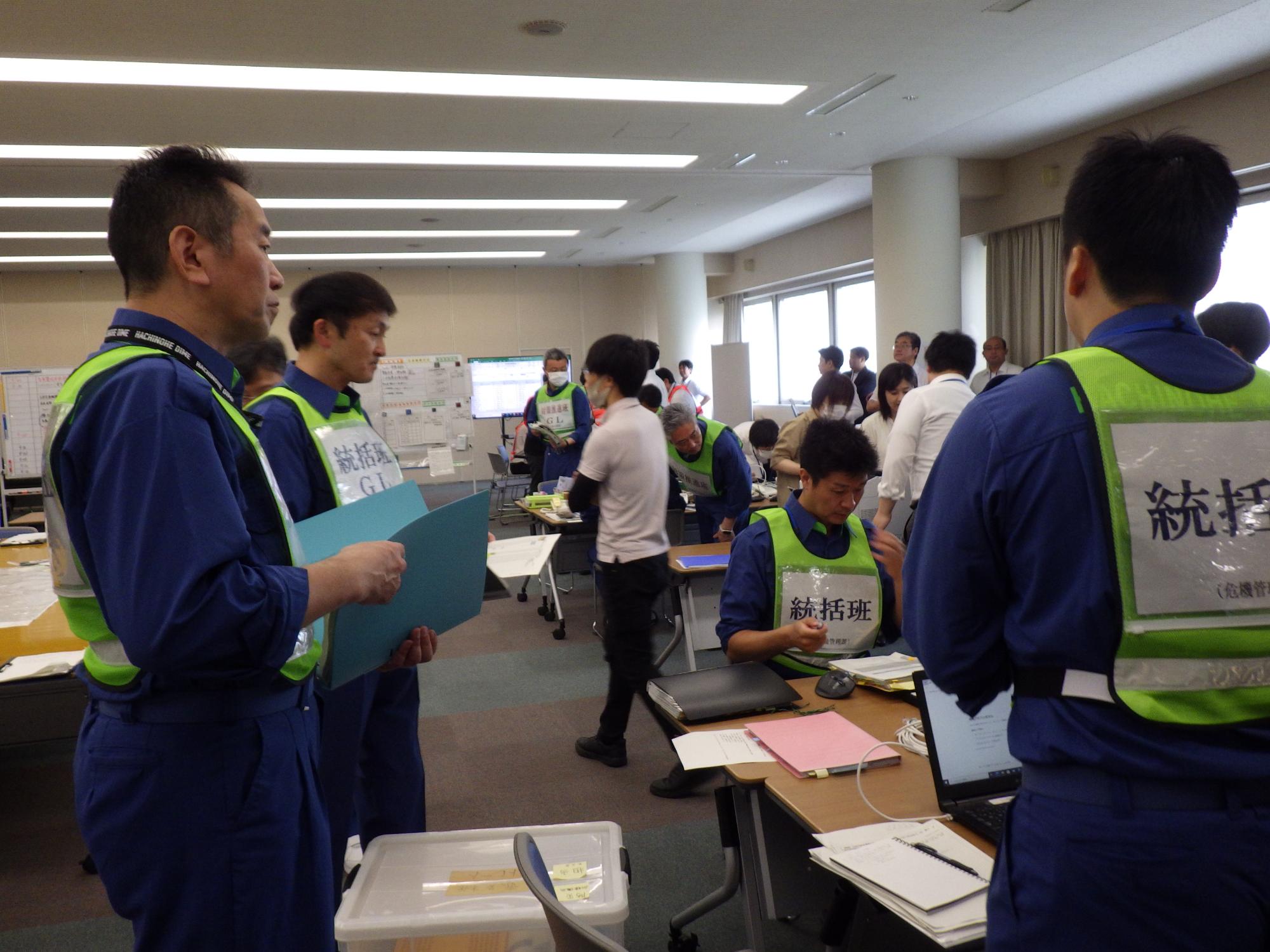 災害対策本部事務局の様子