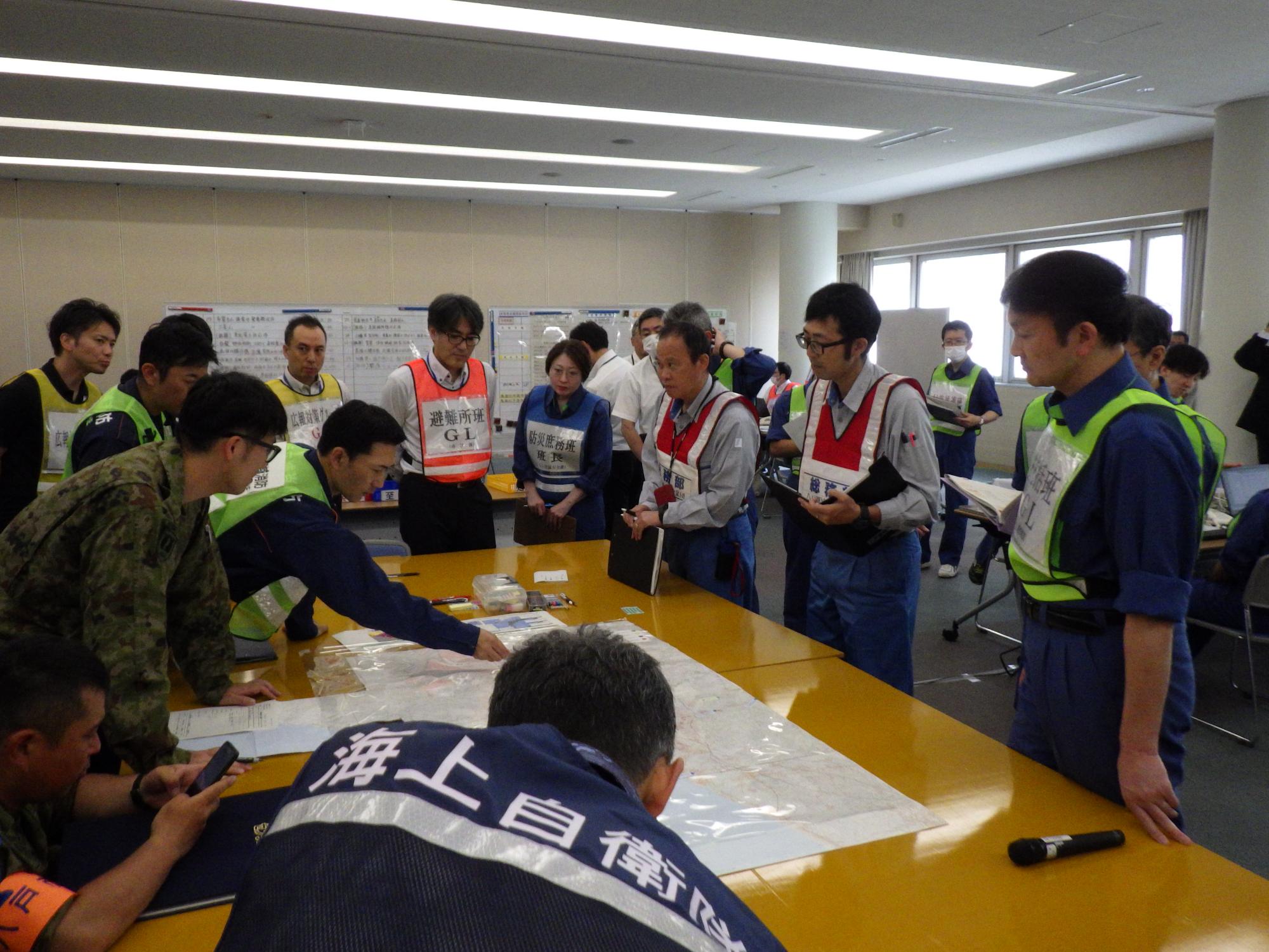 災害対策本部の調整会議の様子